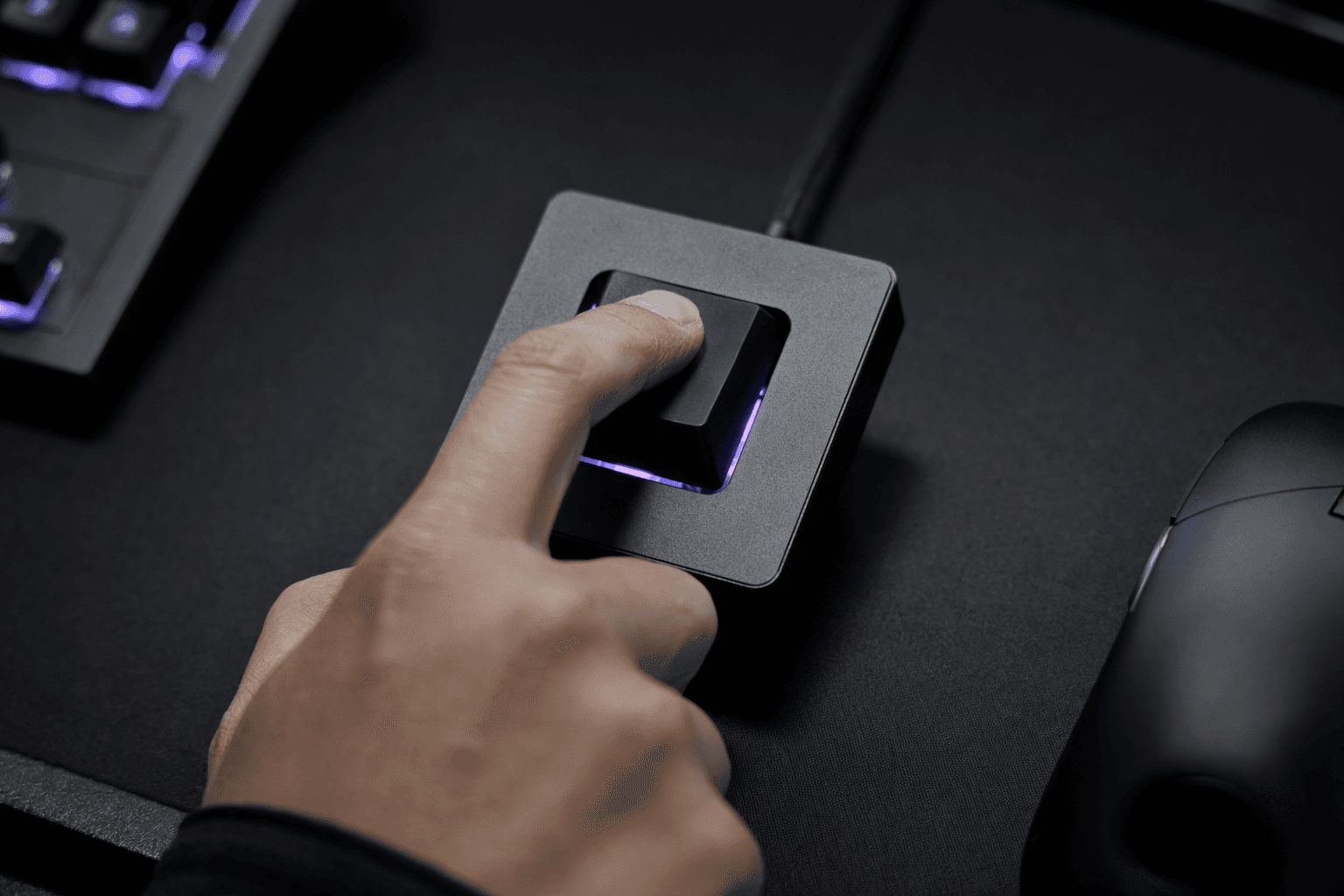 Keychron Q0 Mini 8K turns one oversized switch into a programmable control pad