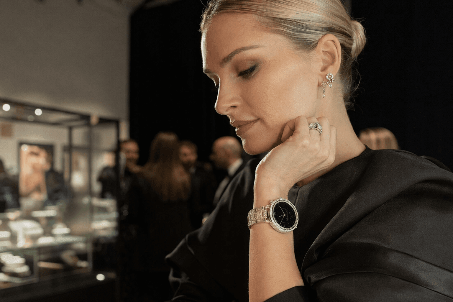 Amfitheatrof Debuts Diamond Huawei Smartwatch, Blending High Jewelry and Tech