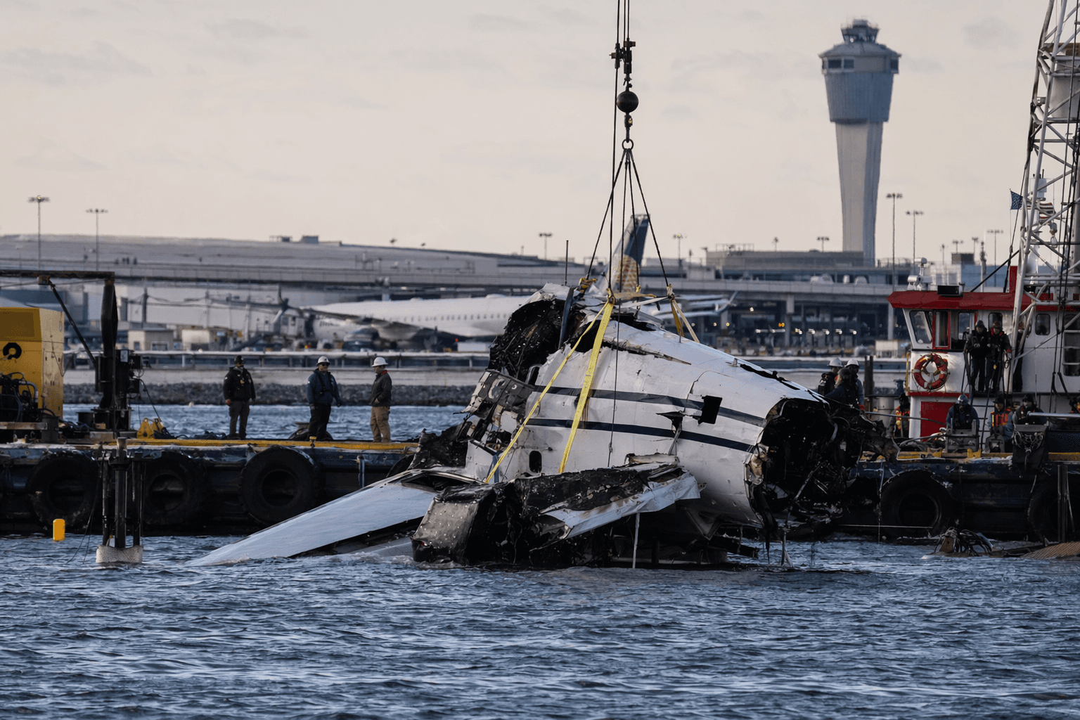NTSB says missing transponder helped cause deadly LaGuardia runway collision