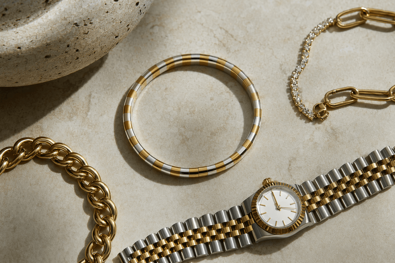 Toscana’s striped bangle makes bracelet stacking effortless