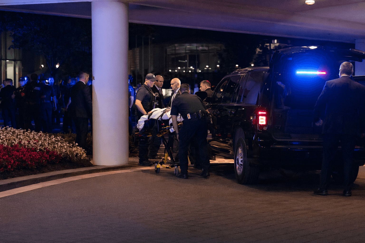Suspect sprinted through White House Correspondents' Dinner checkpoint, shot Secret Service officer