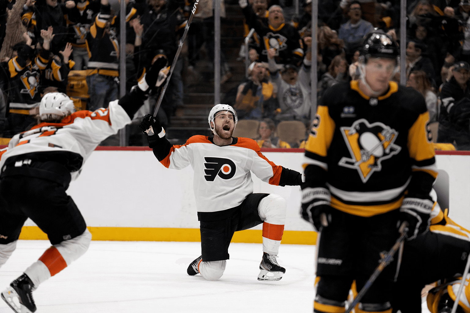 York’s overtime goal lifts Flyers past Penguins, into second round