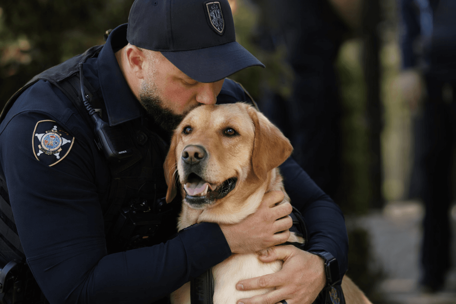 Orland Park K9 Holly graduates first crisis response therapy canine program