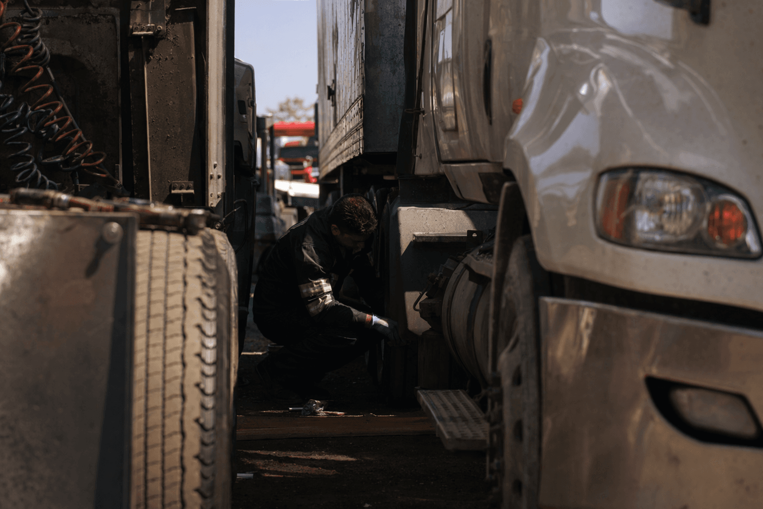 Man crushed to death at Fresno trucking repair yard, sheriff says