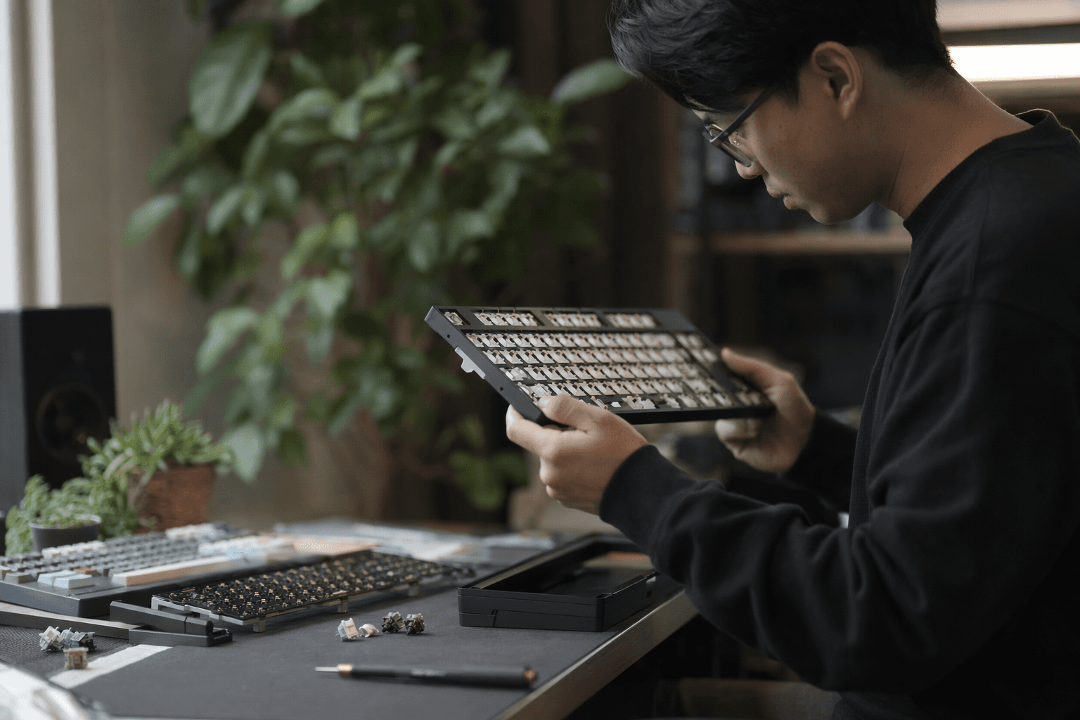 Mode Designs Details Crown Mounting System, Redefining Typing Feel