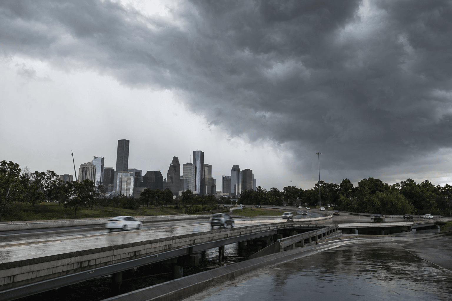 Harris County under severe thunderstorm warning, flood watch through Saturday