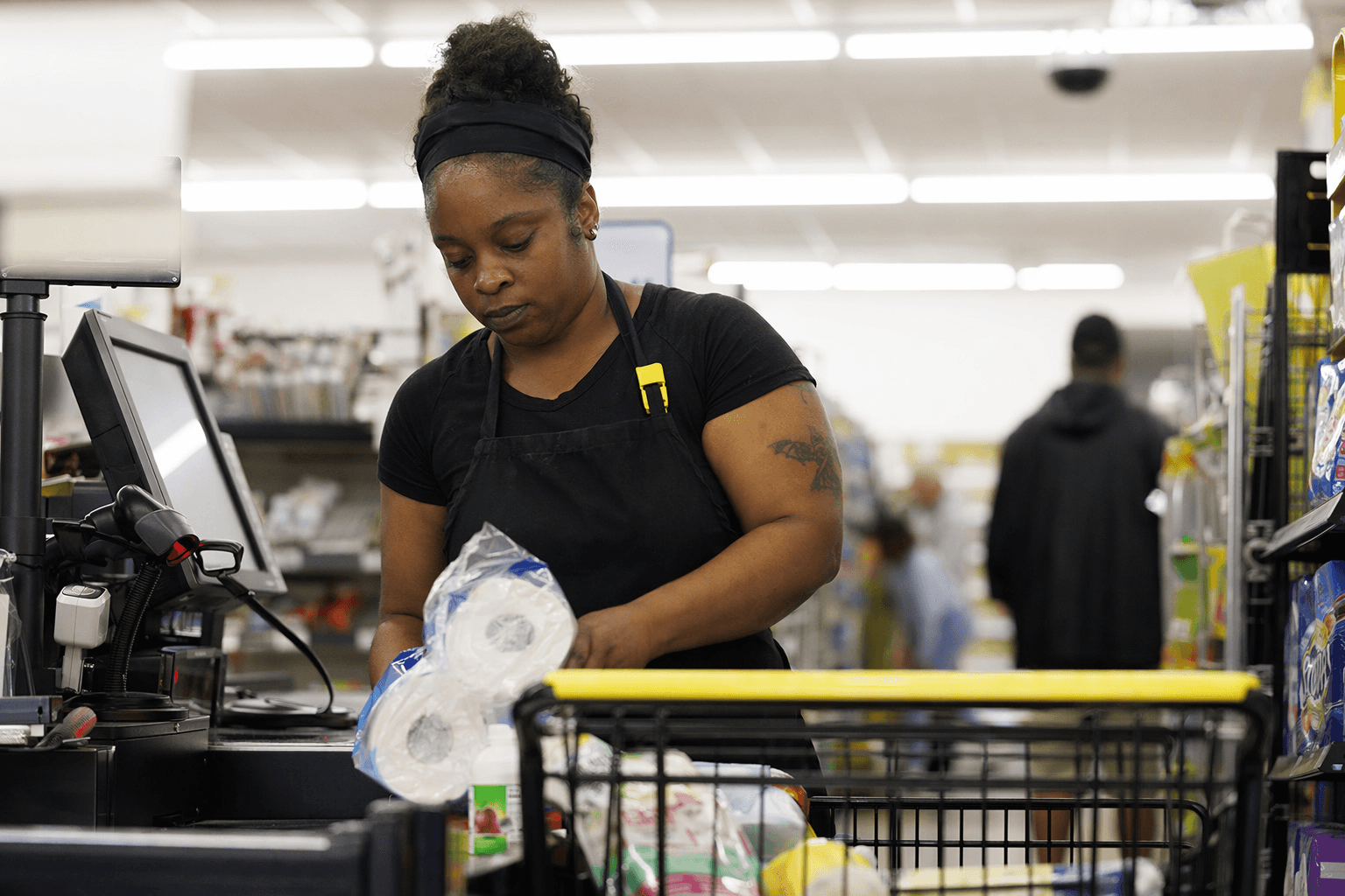 Consumer confidence rises modestly, but gas prices cloud Dollar General outlook