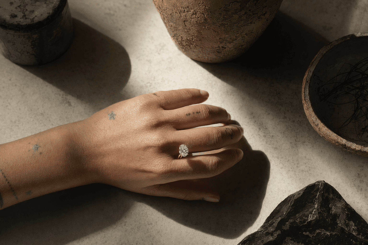 Zoë Kravitz’s Oval Solitaire Signals a Shift to Sleeker Engagement Rings
