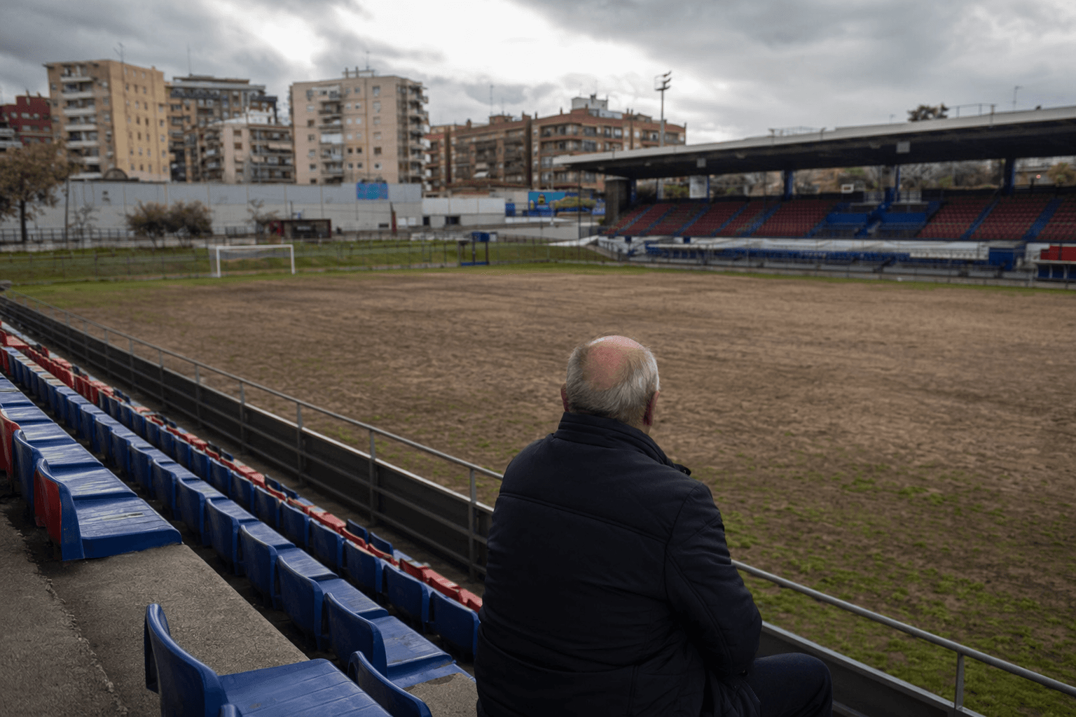 Barcelona to install natural grass at Sant Andreu and Europa stadiums