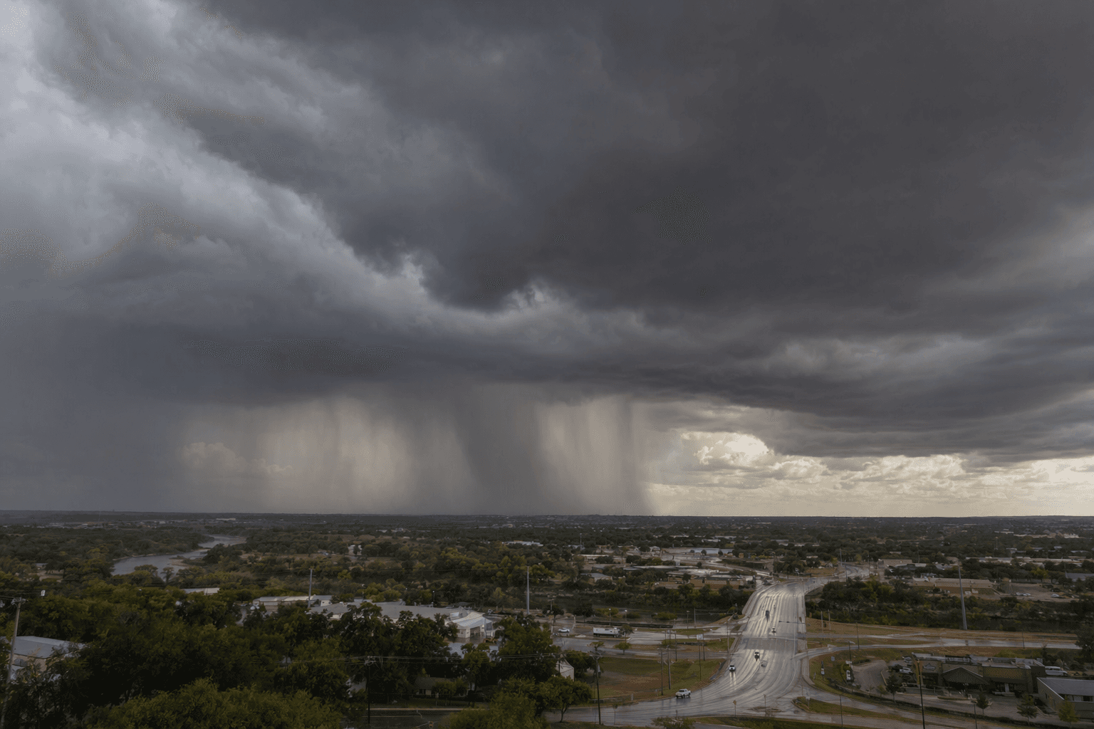 Severe thunderstorm warnings issued for Val Verde County, golf ball hail threatens Del Rio
