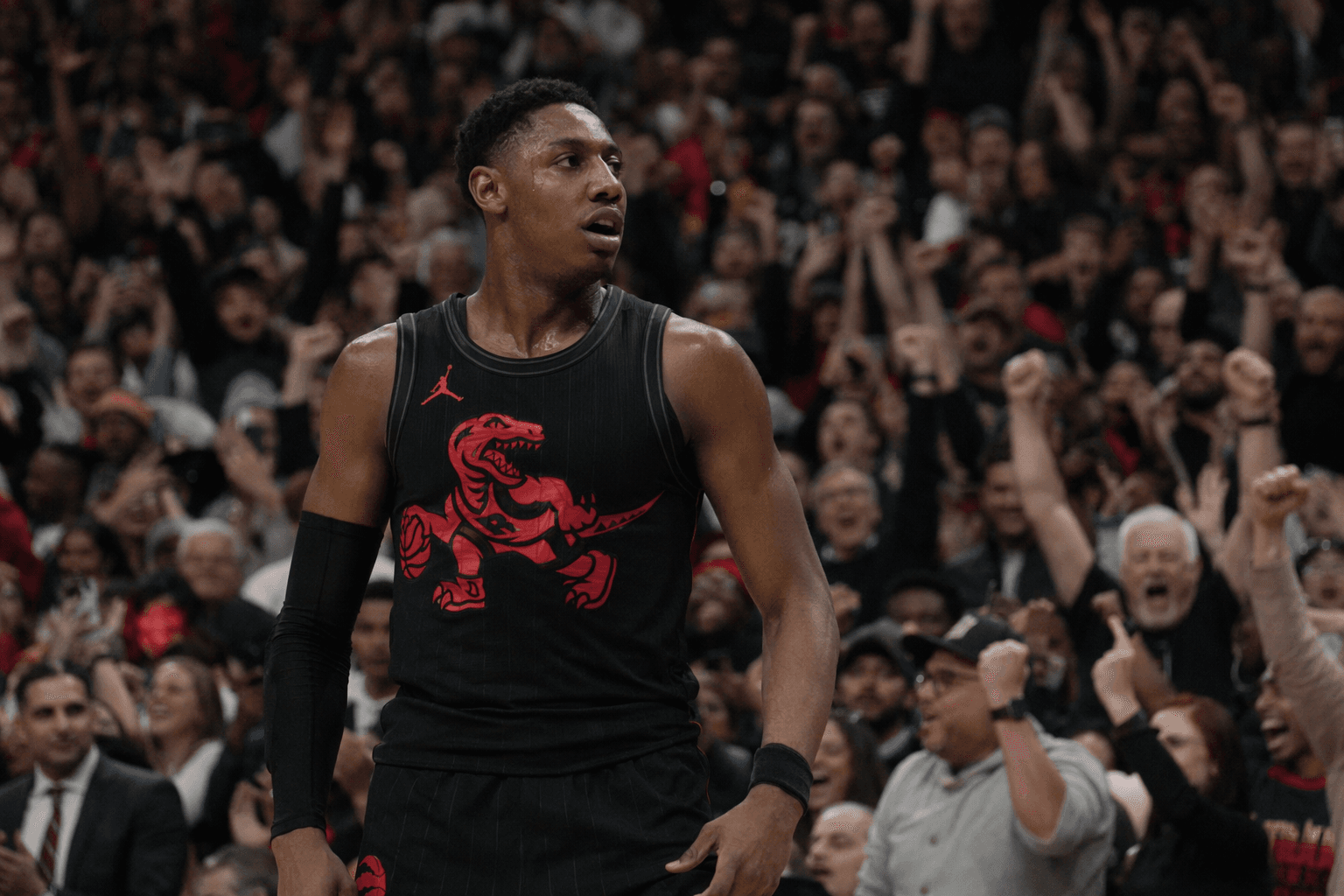 Late turnover, Barrett buzzer-beater lift Raptors over Cavs, force Game 7