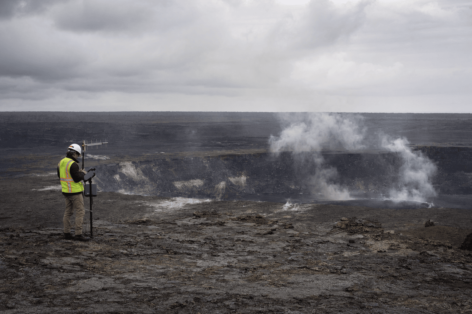 USGS: Kilauea summit shows subtle shifts near Halemaumau hazard zone