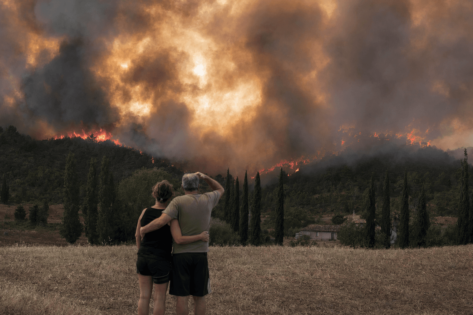 Tuscany wildfire spreads, forces evacuation of 3,000 residents