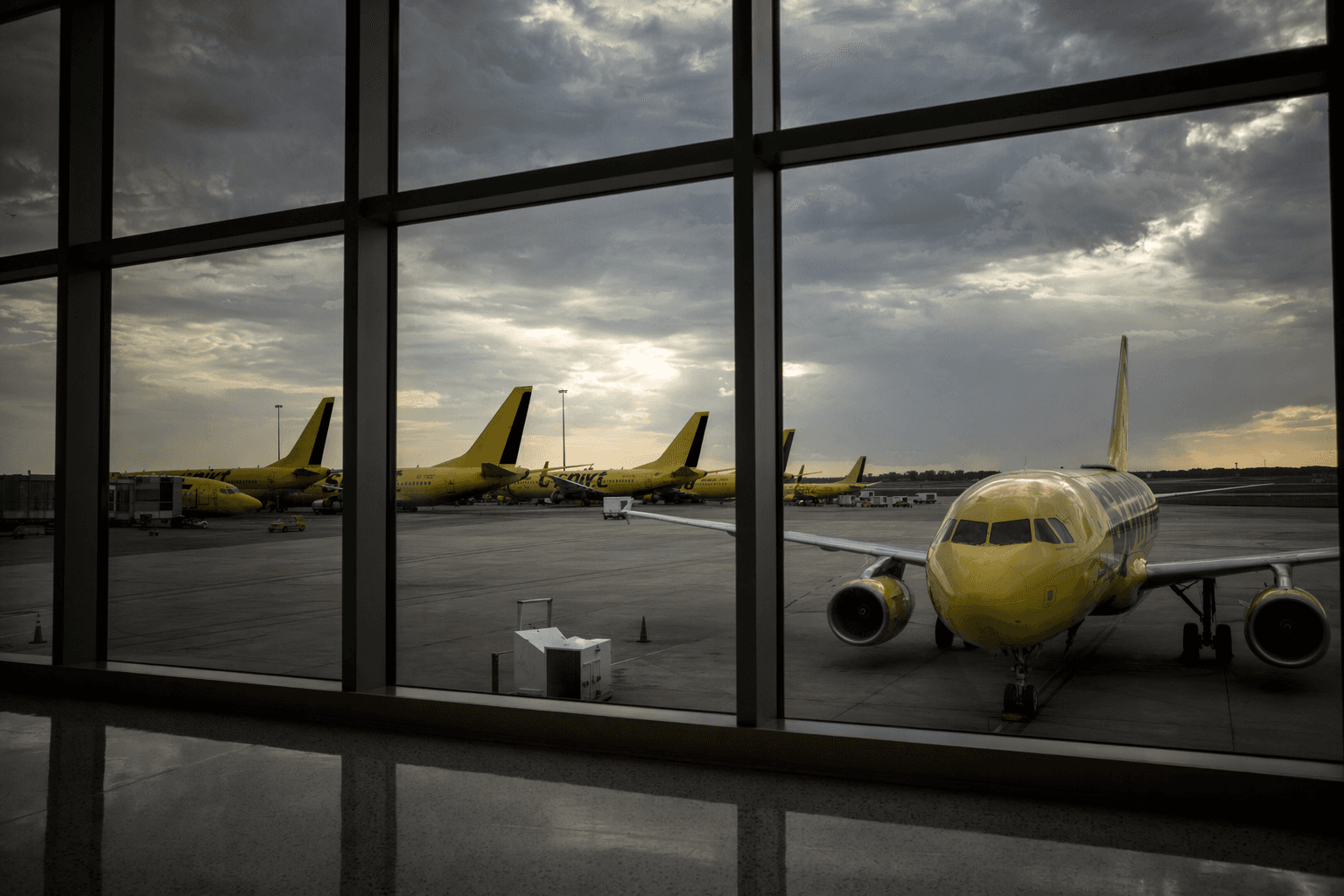 Spirit Airlines shuts down operations, cancels all flights amid financial collapse