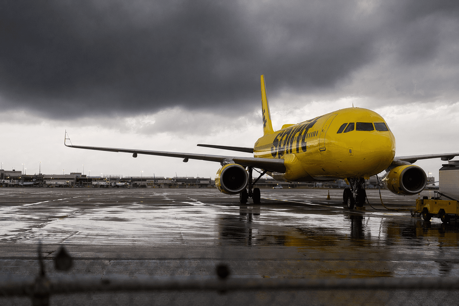 Spirit Airlines shuts down after bailout talks fail, 17,000 jobs hit