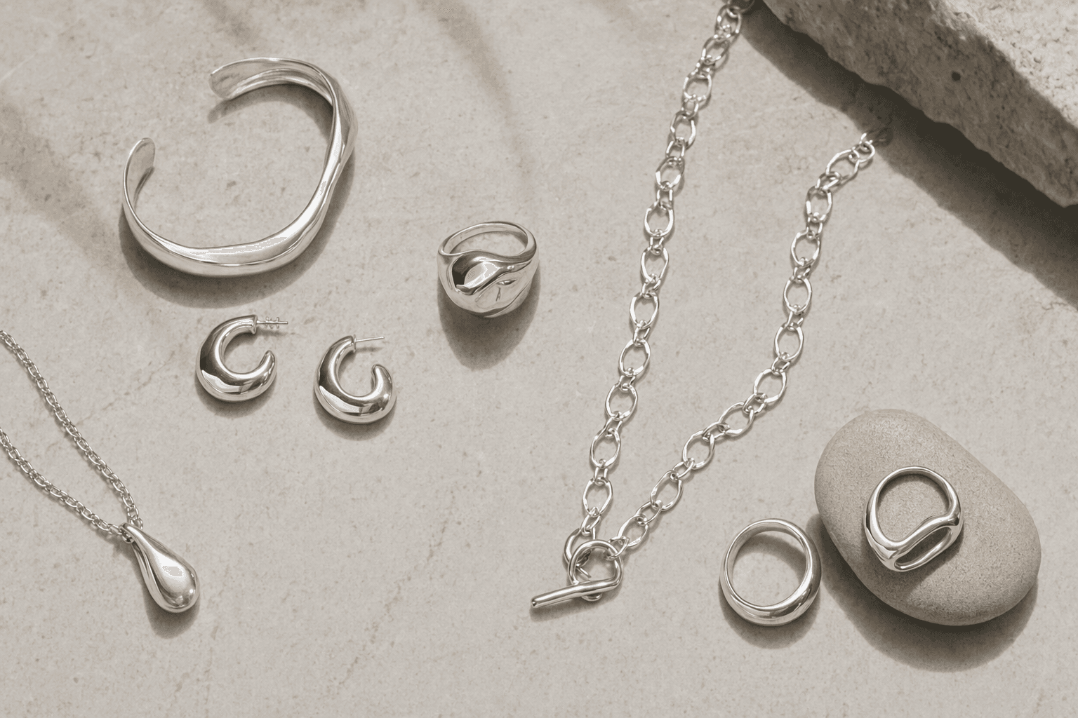 Silver Jewelry Returns in 2026, With Sculptural Pieces and Strong Sales