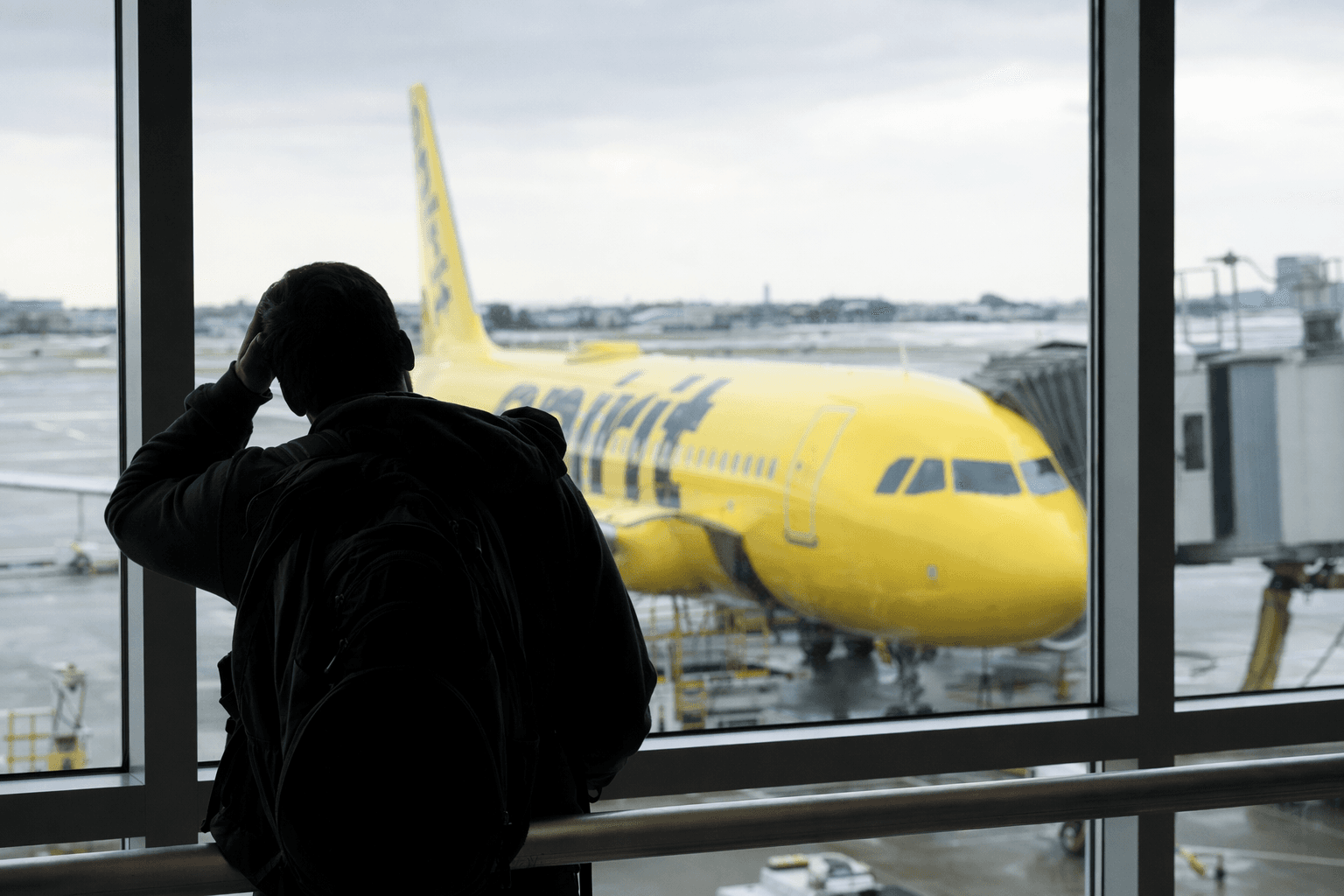 Spirit Airlines shuts down, passengers seek refunds and rescue fares