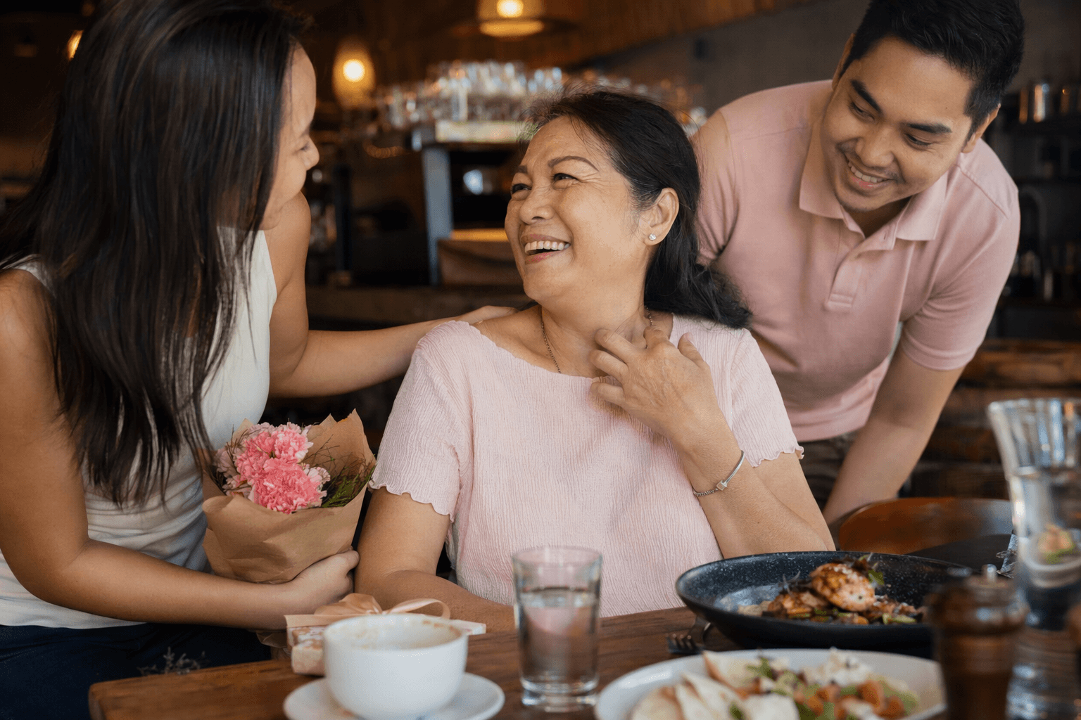 Mother’s Day restaurant deals, BOGO coffee, cash back dining offers