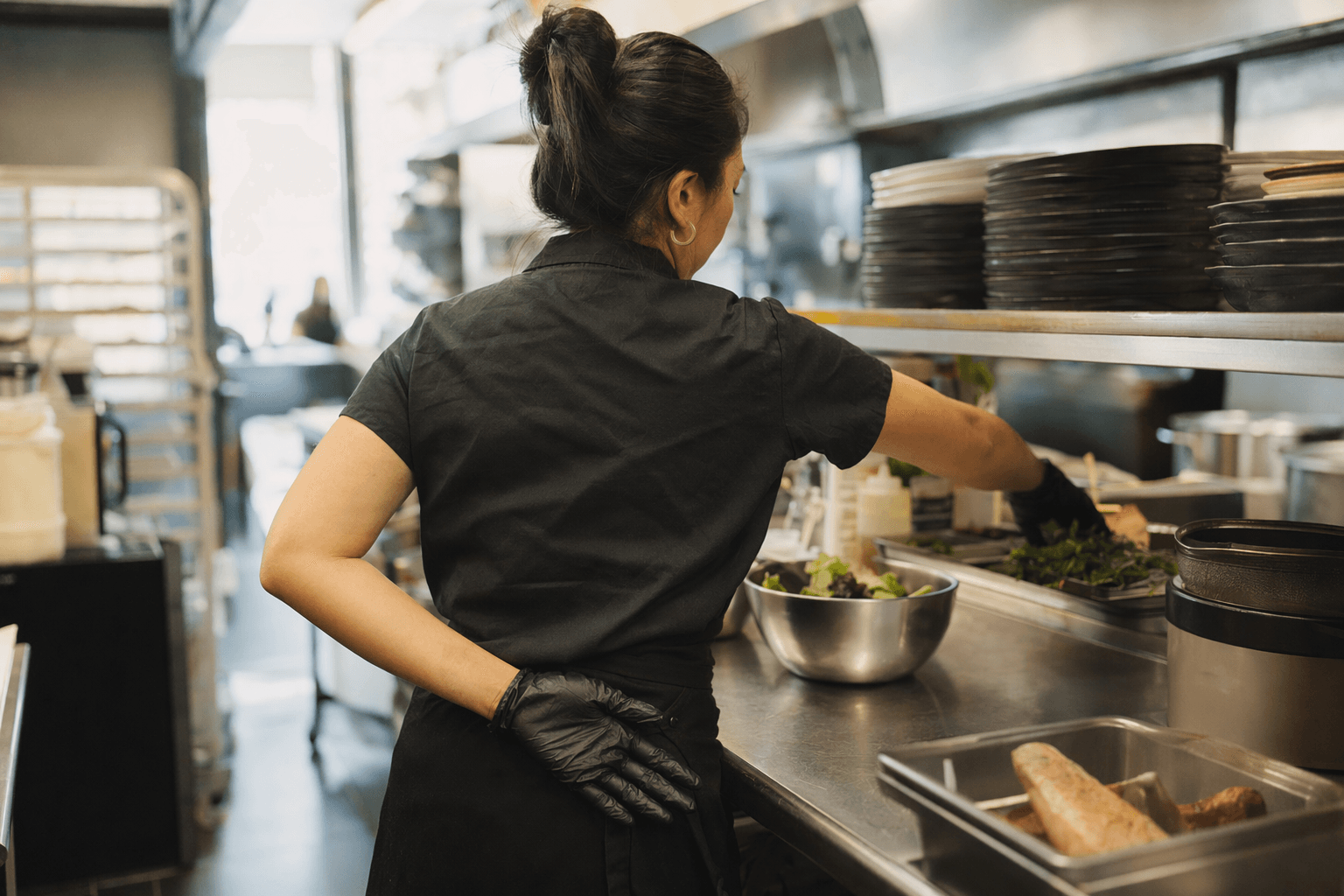 OSHA warns restaurant workers face strain from repetitive kitchen tasks