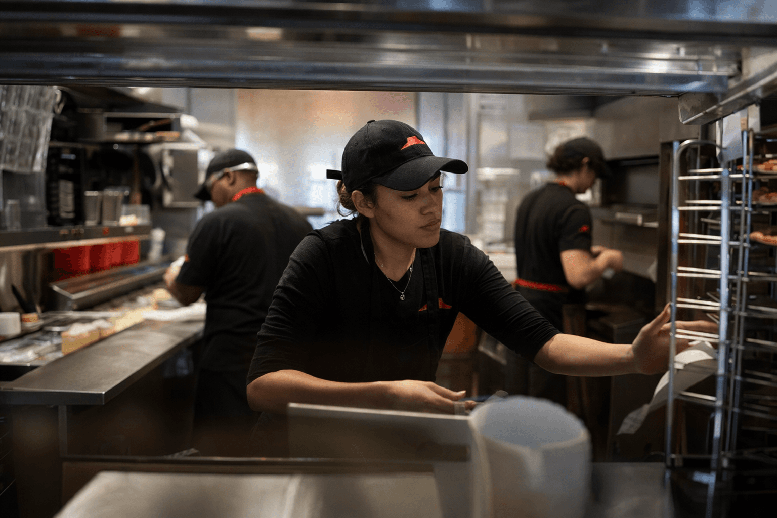 Pizza Hut franchisees balance labor costs, staffing as demand shifts