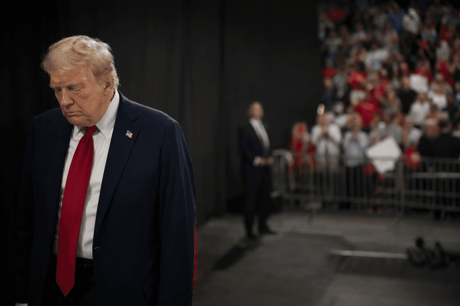 Trump Approval Slips as Democrats Gain on Congress Support