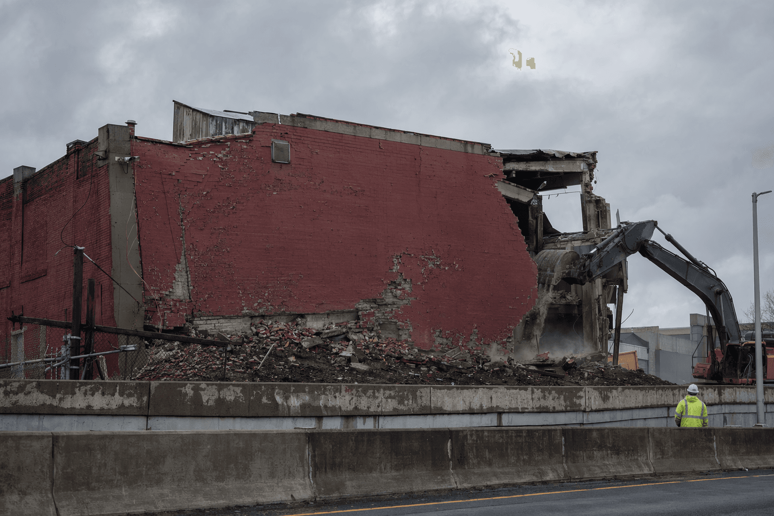 Unsafe North Side warehouse demolished after wall threatens traffic below