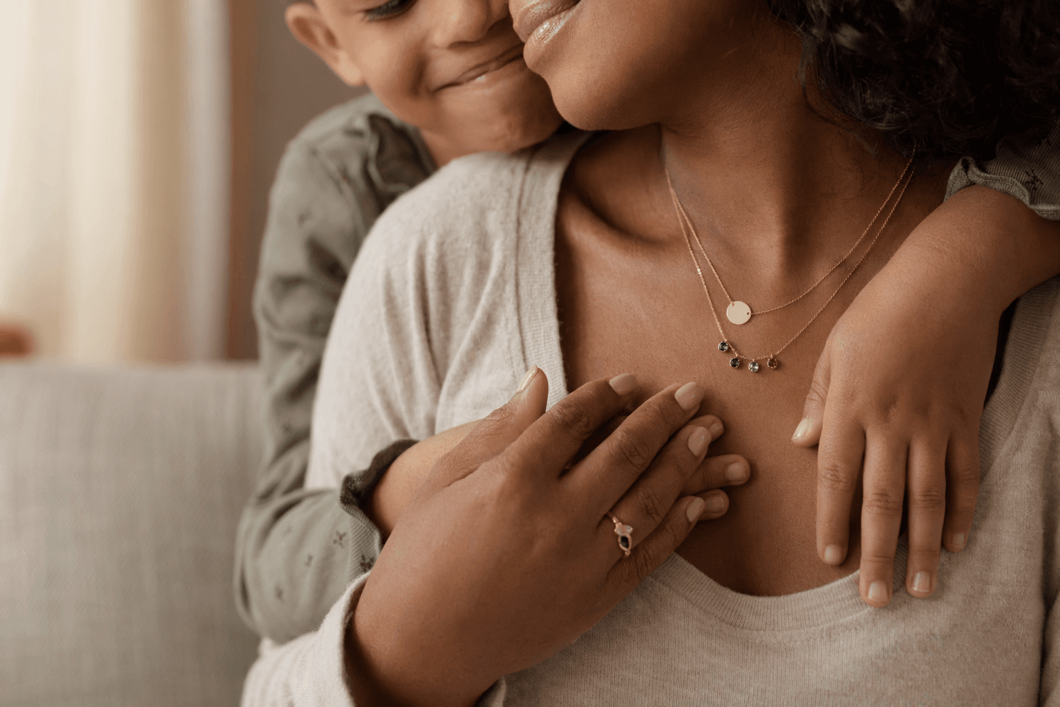 Mint & Lily spotlights affordable personalized jewelry for Mother’s Day gifts