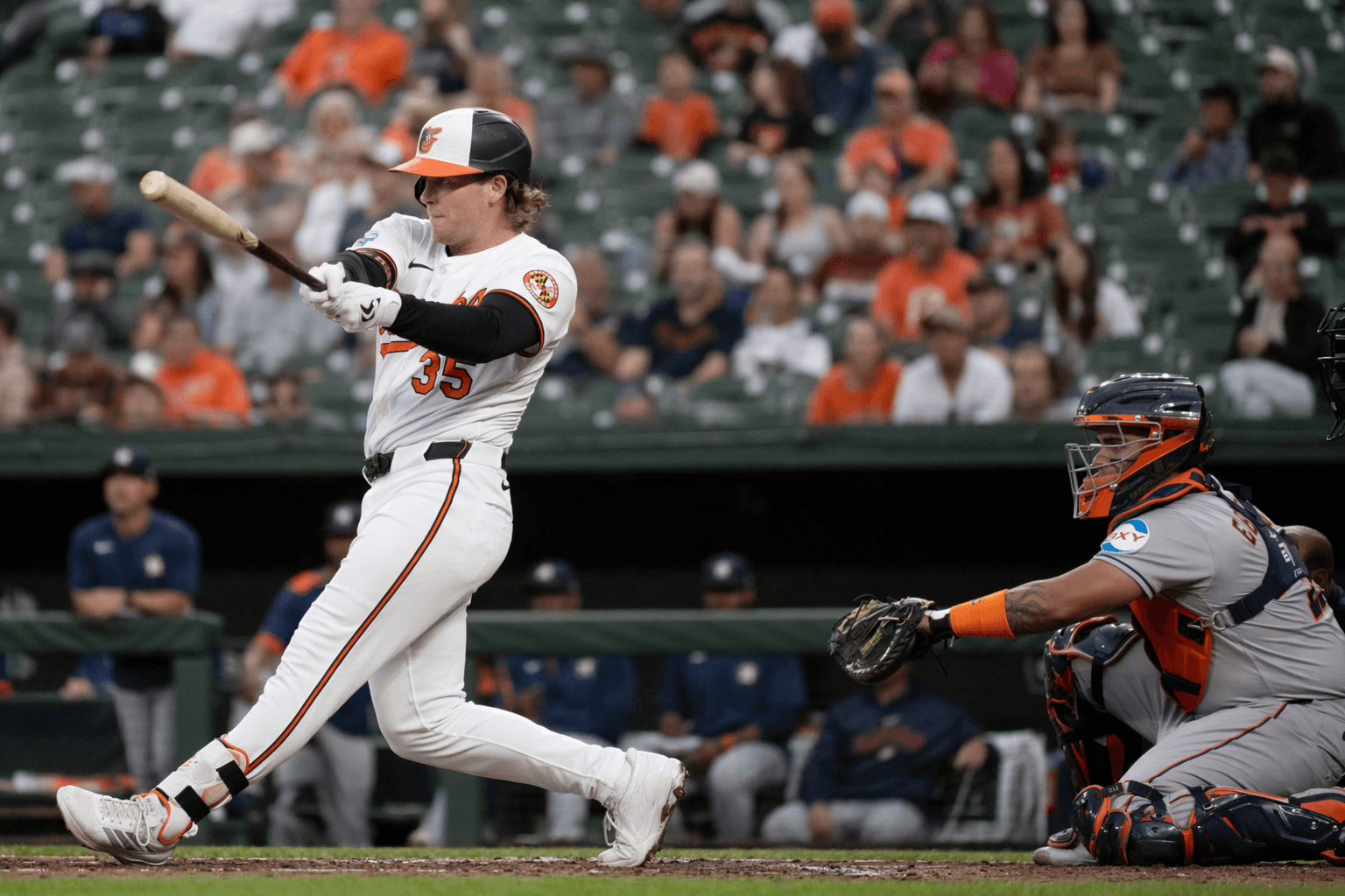 Orioles split doubleheader with Houston after 10-3 rout, 11-5 loss