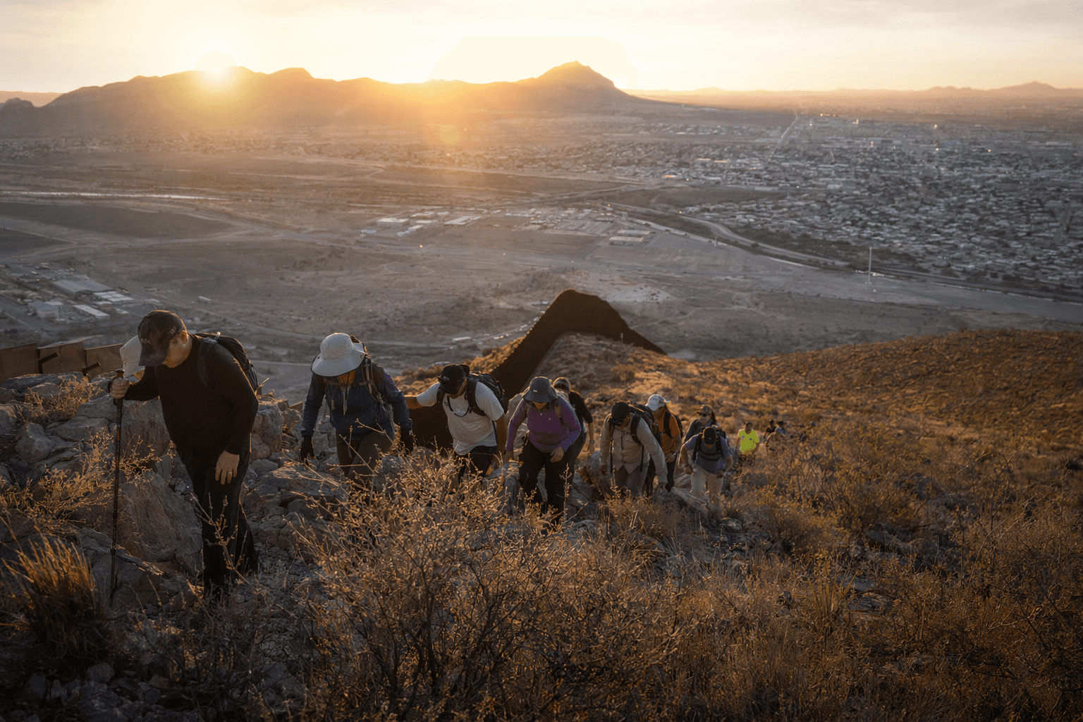 Mt. Cristo Rey hikers face border crossings, rising safety concerns in Sunland Park