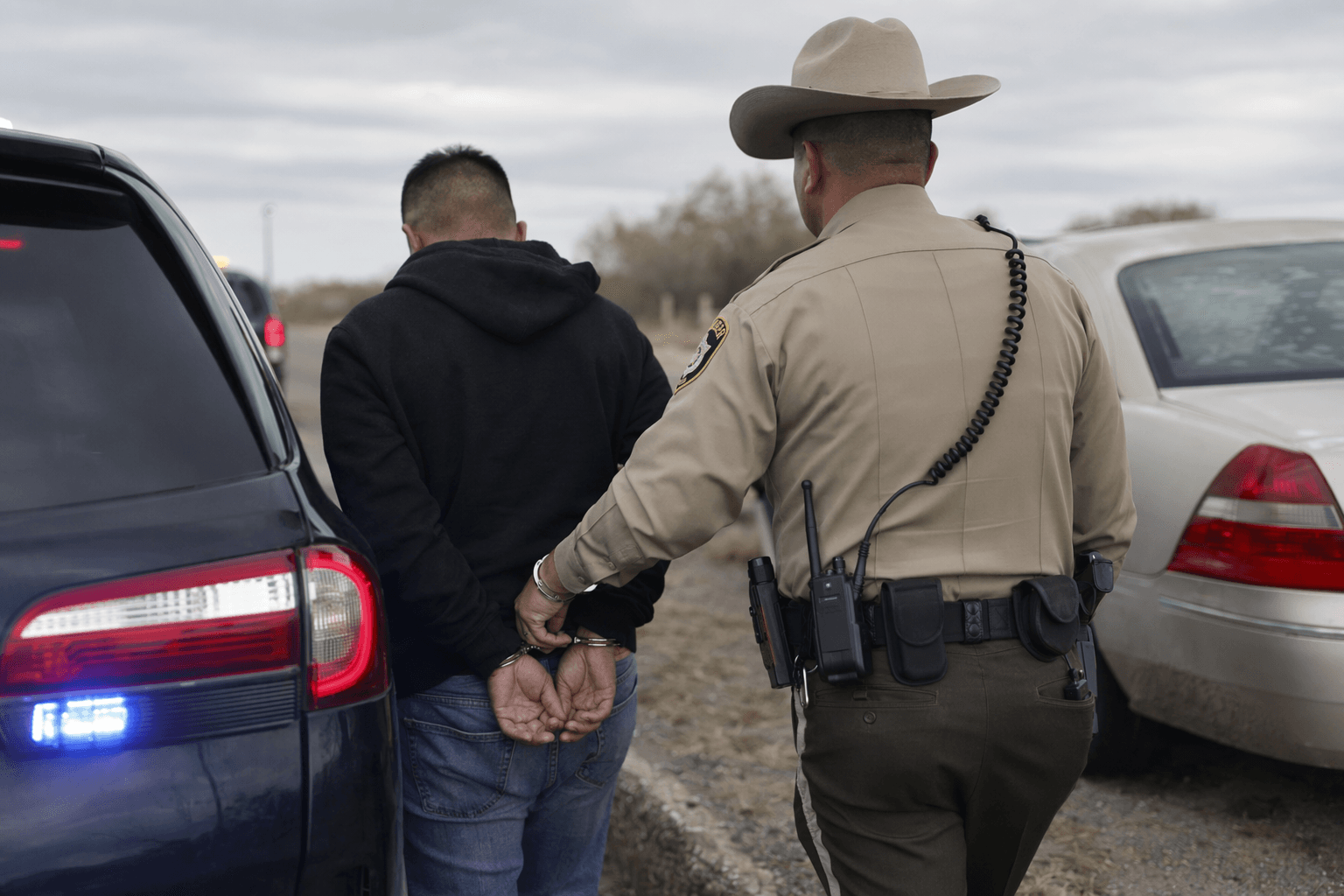 Traffic stop in Rancho Alegre leads to fugitive arrest