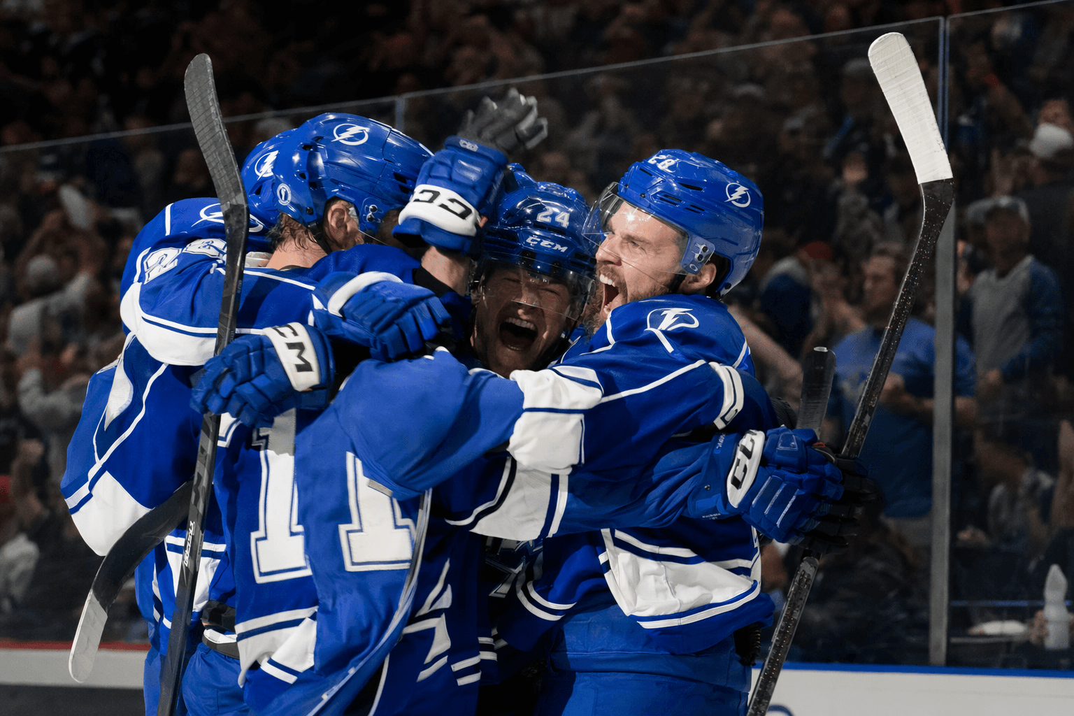 Crunch, Monsters tied as Calder Cup playoff series shifts to Syracuse