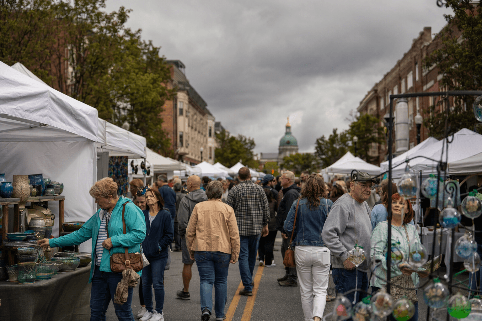 Hundreds Pack Lewisburg Arts Festival Despite Bleak Forecast
