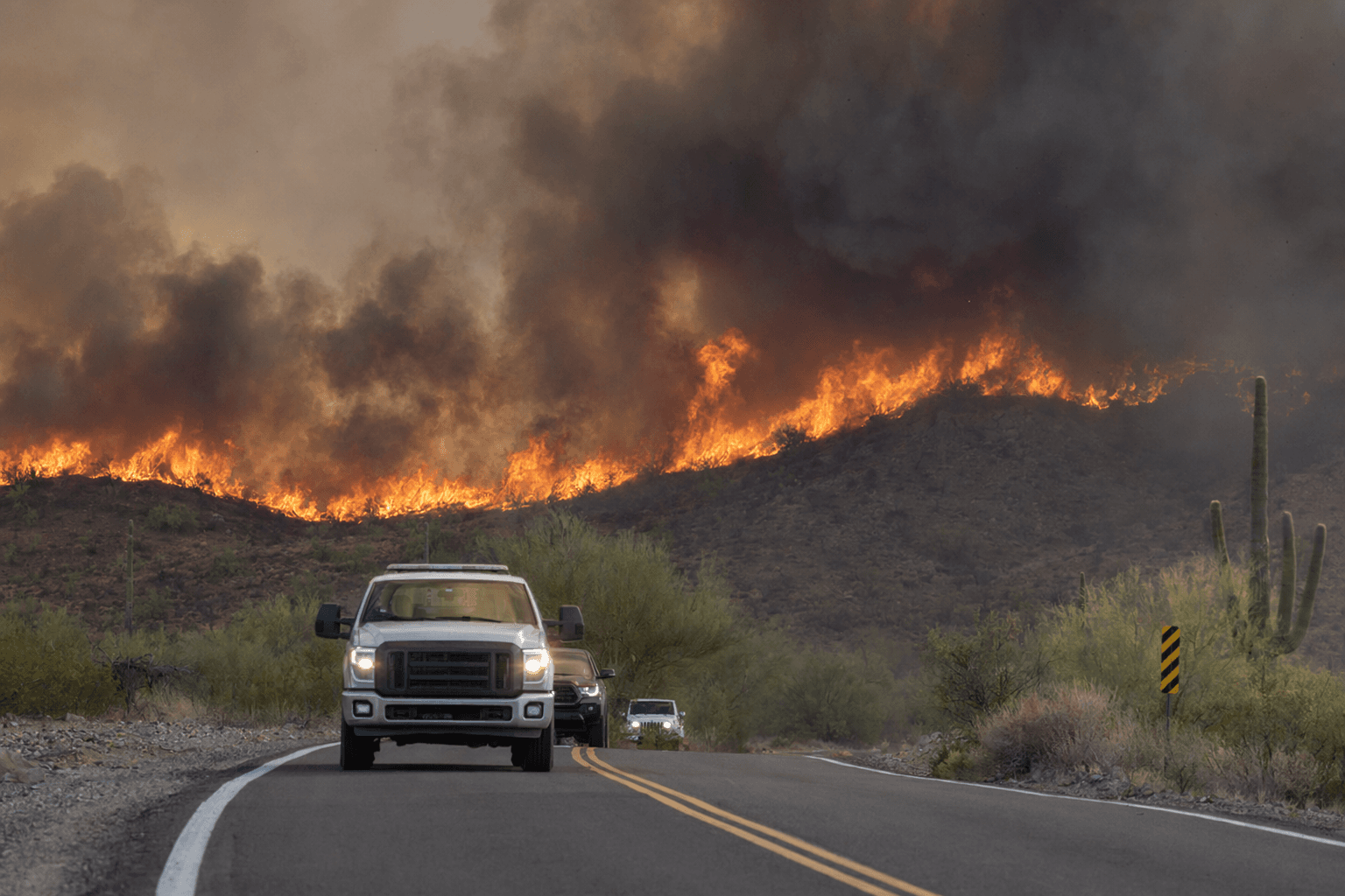 Hazen Fire burns 558 acres near Buckeye, closes State Route 85