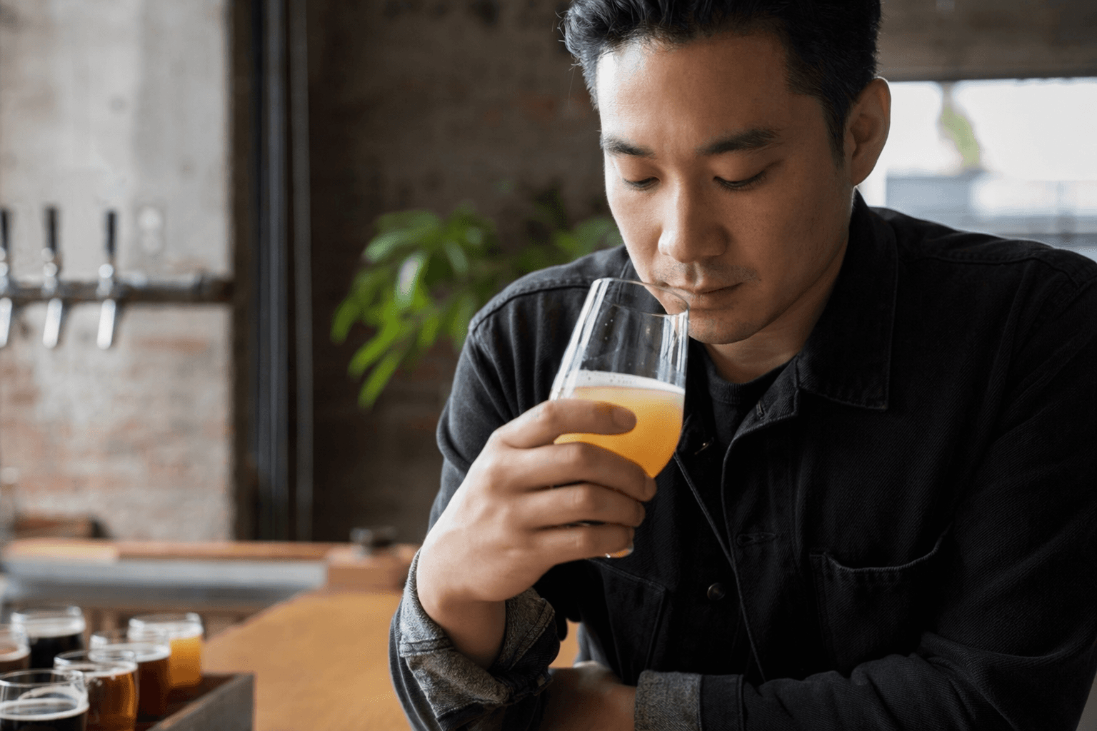 Craft Beer Embraces Low-Fizz Beers, Focusing on Texture and Mouthfeel