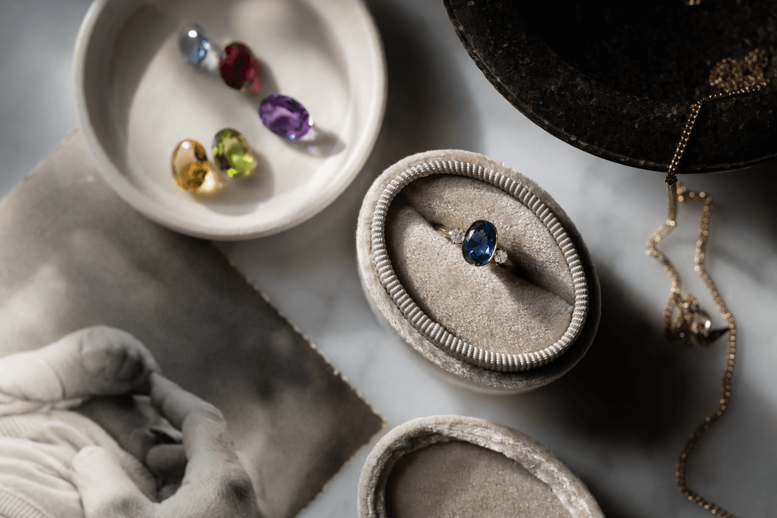 Birthstone Jewelry Drives 2026 Engagement Rings Toward Personal Meaning
