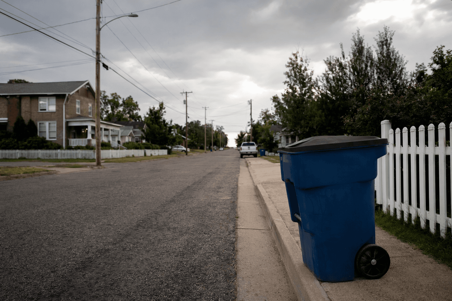Elaine City Hall lists hours, utility payments, trash pickup schedules