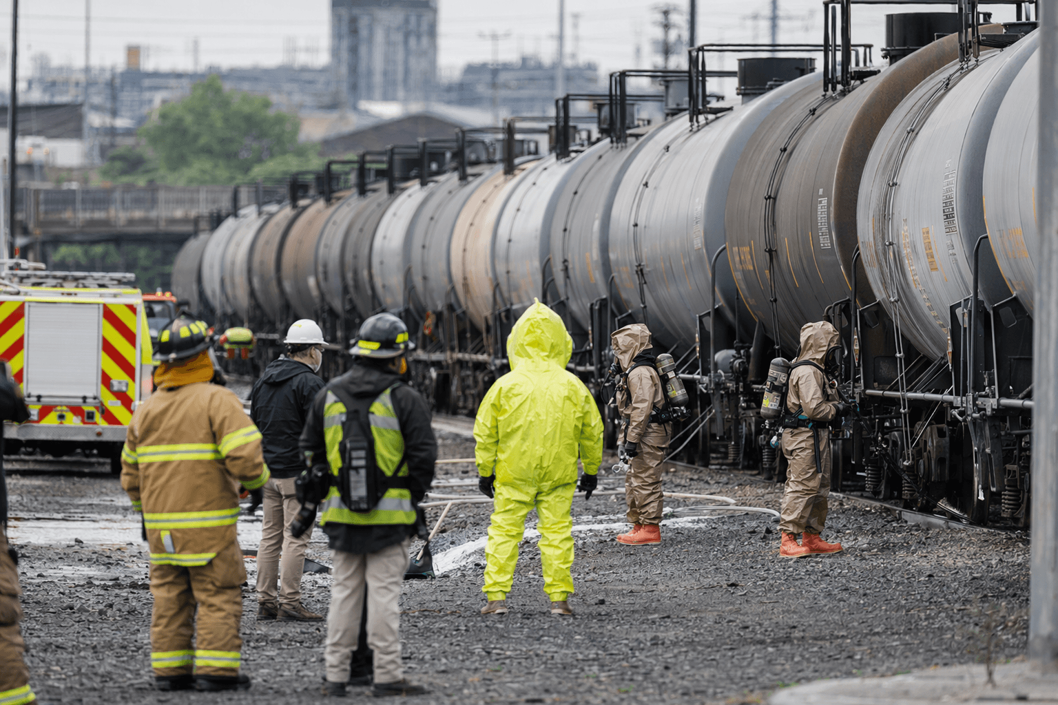 Hydrochloric acid leak in South Baltimore prompts multiagency response, contained in rail yard