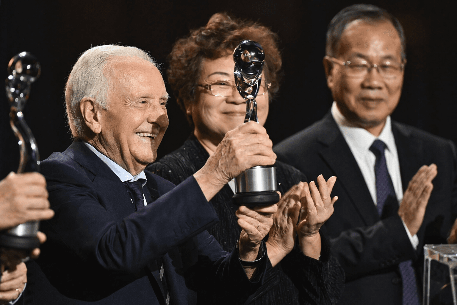 ITTF honors six pioneers with centenary Merit Awards in London