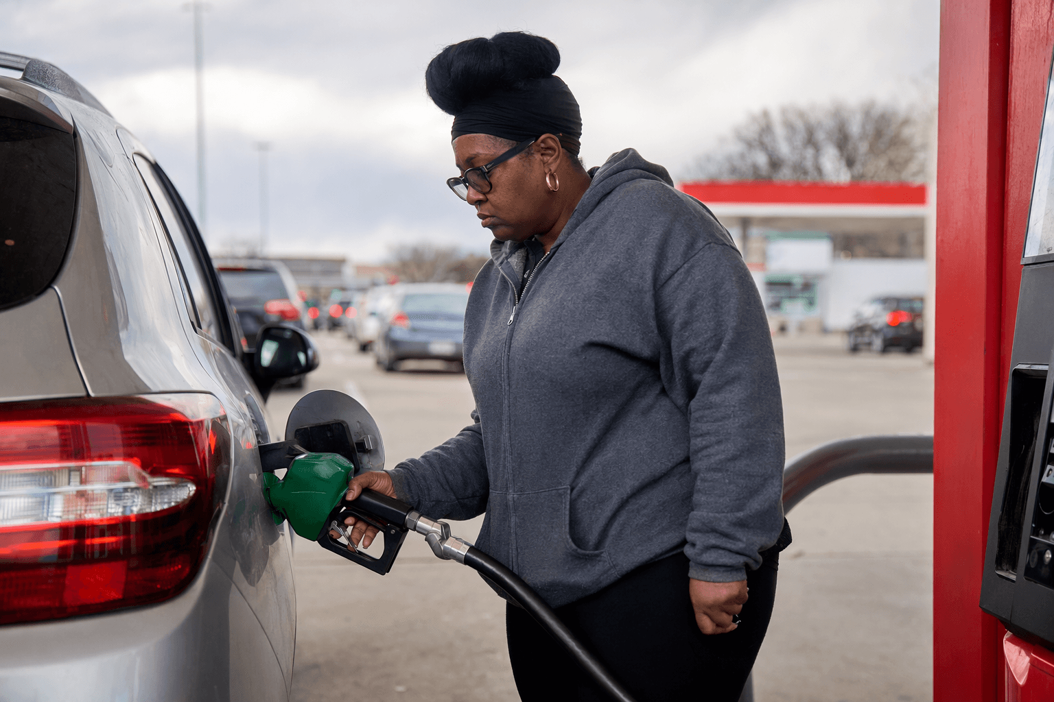 New York Fed sees gasoline costs hitting low-income households hardest