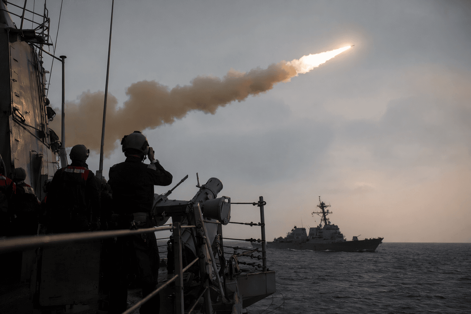U.S. ships intercept Iranian attack in Strait of Hormuz amid fragile ceasefire
