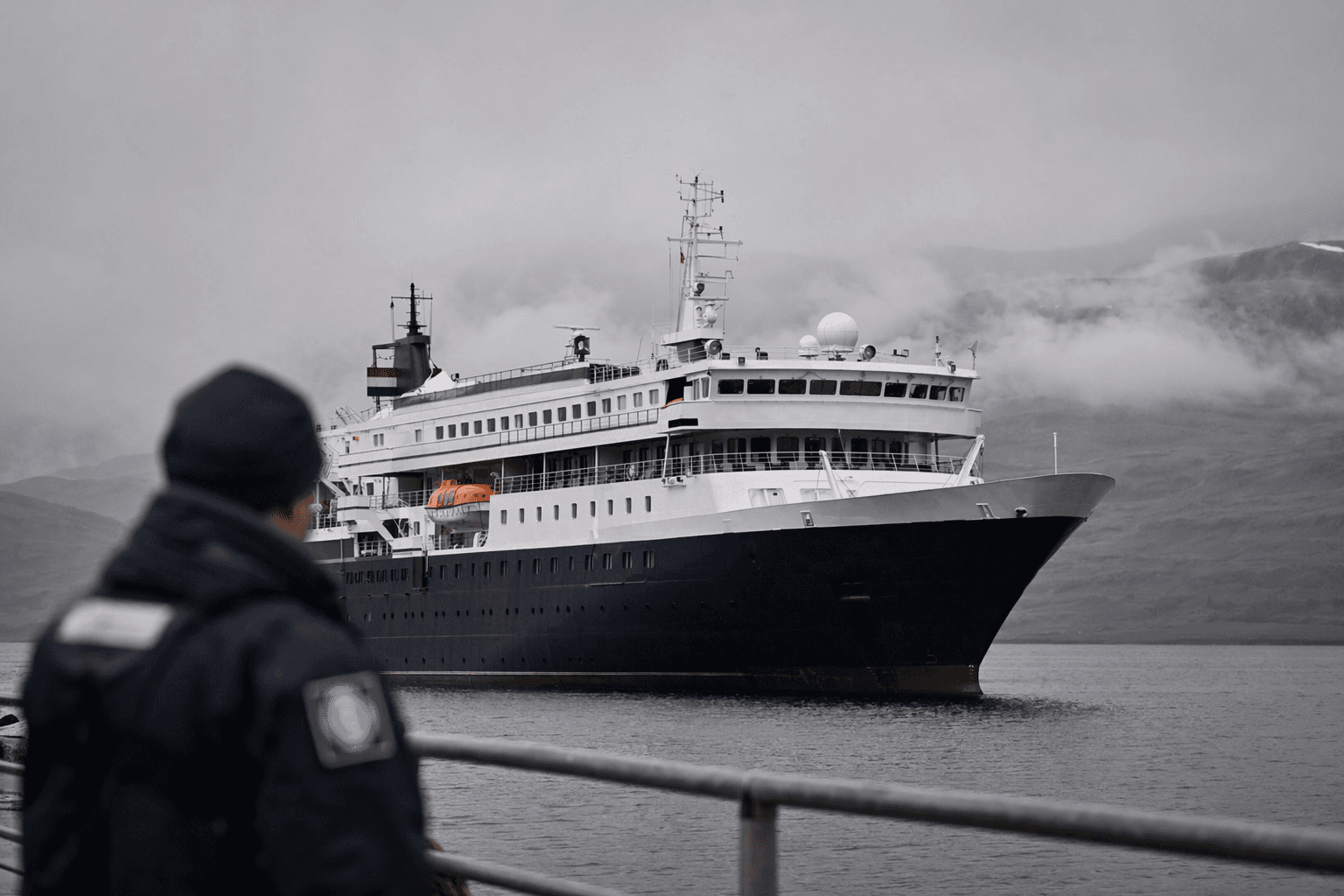 Dutch cruise ship hantavirus cluster leaves three dead, officials trace contacts