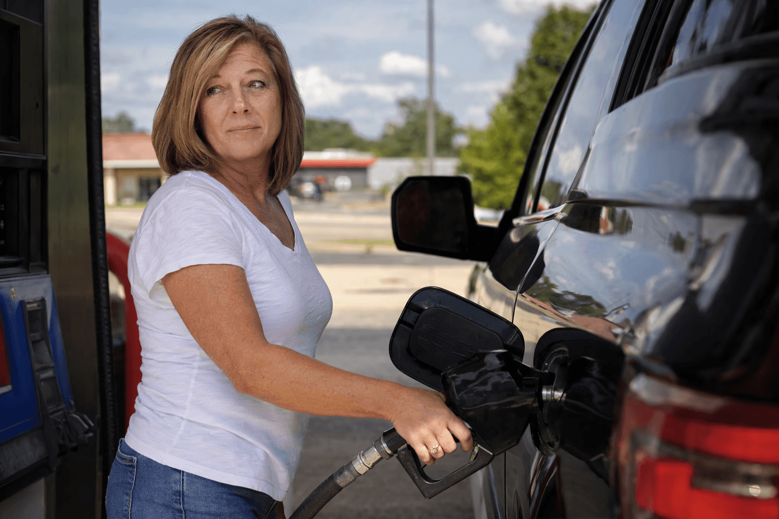 Autauga County gasoline average stays below $4 as Alabama prices climb