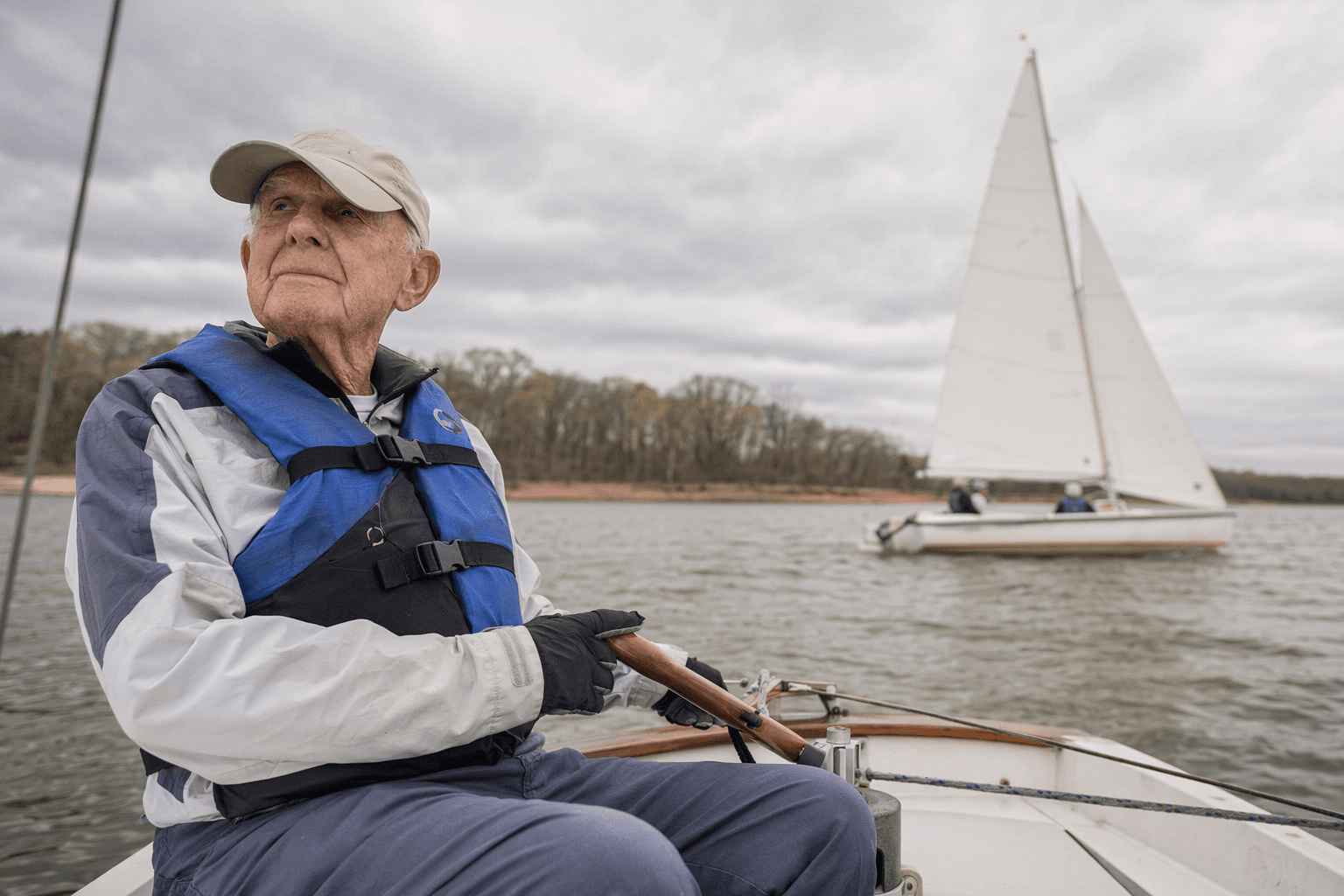 Lake Monroe Sailing Association races, celebrates sailing icon Fisk Hayden at 90