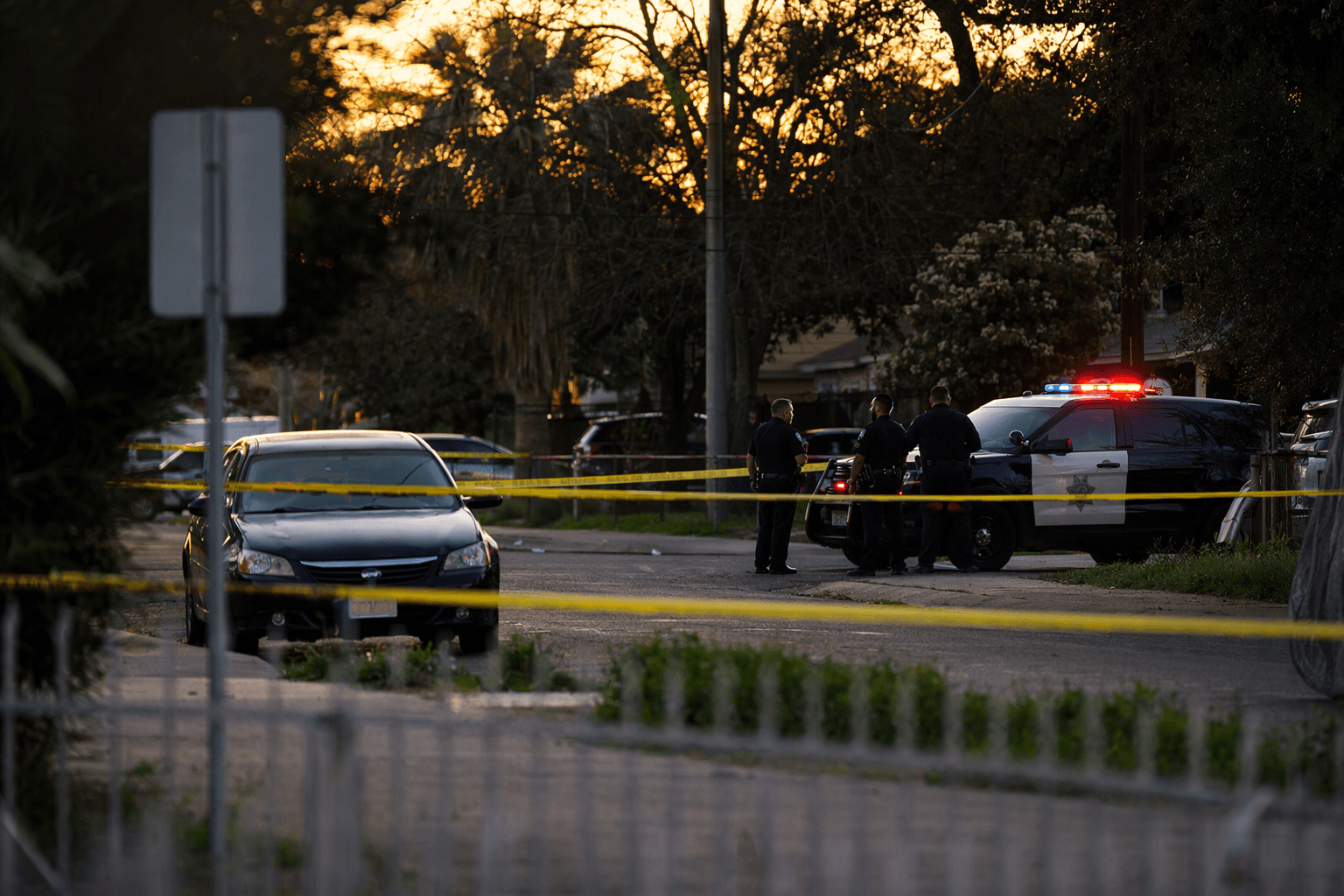 Man hospitalized after central Fresno shooting, police investigate