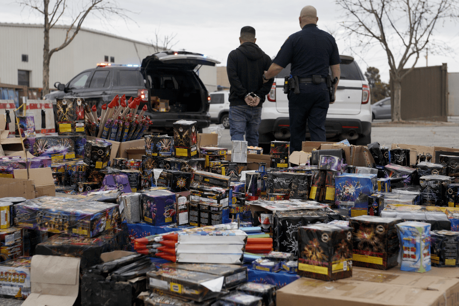 Clovis police seize 1,000 illegal fireworks, arrest local man