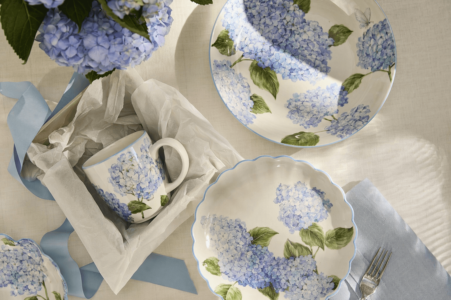 Williams Sonoma’s Hydrangea Dinnerware Is a Charming Gift for Her