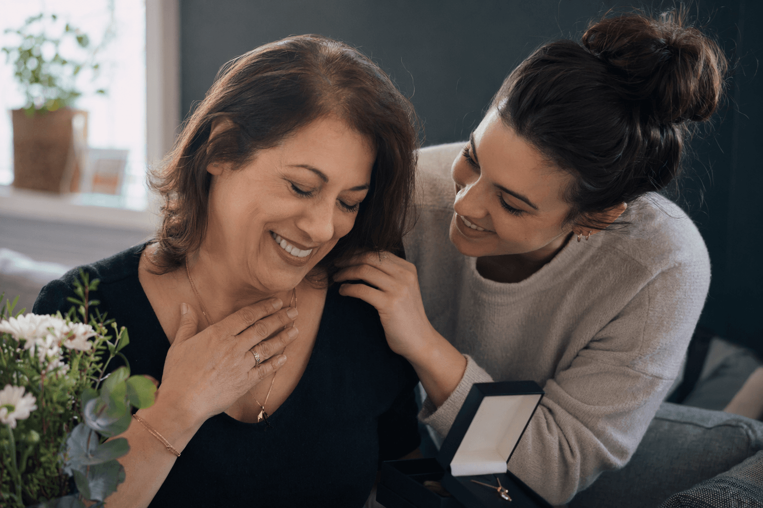 Last-minute Mother’s Day jewelry deals offer personal gifts at 50% off