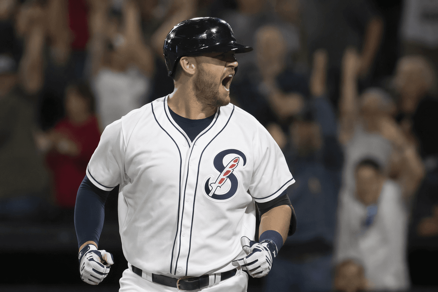 Wisdom hits two homers, Tacoma tops El Paso 6-3 to even series