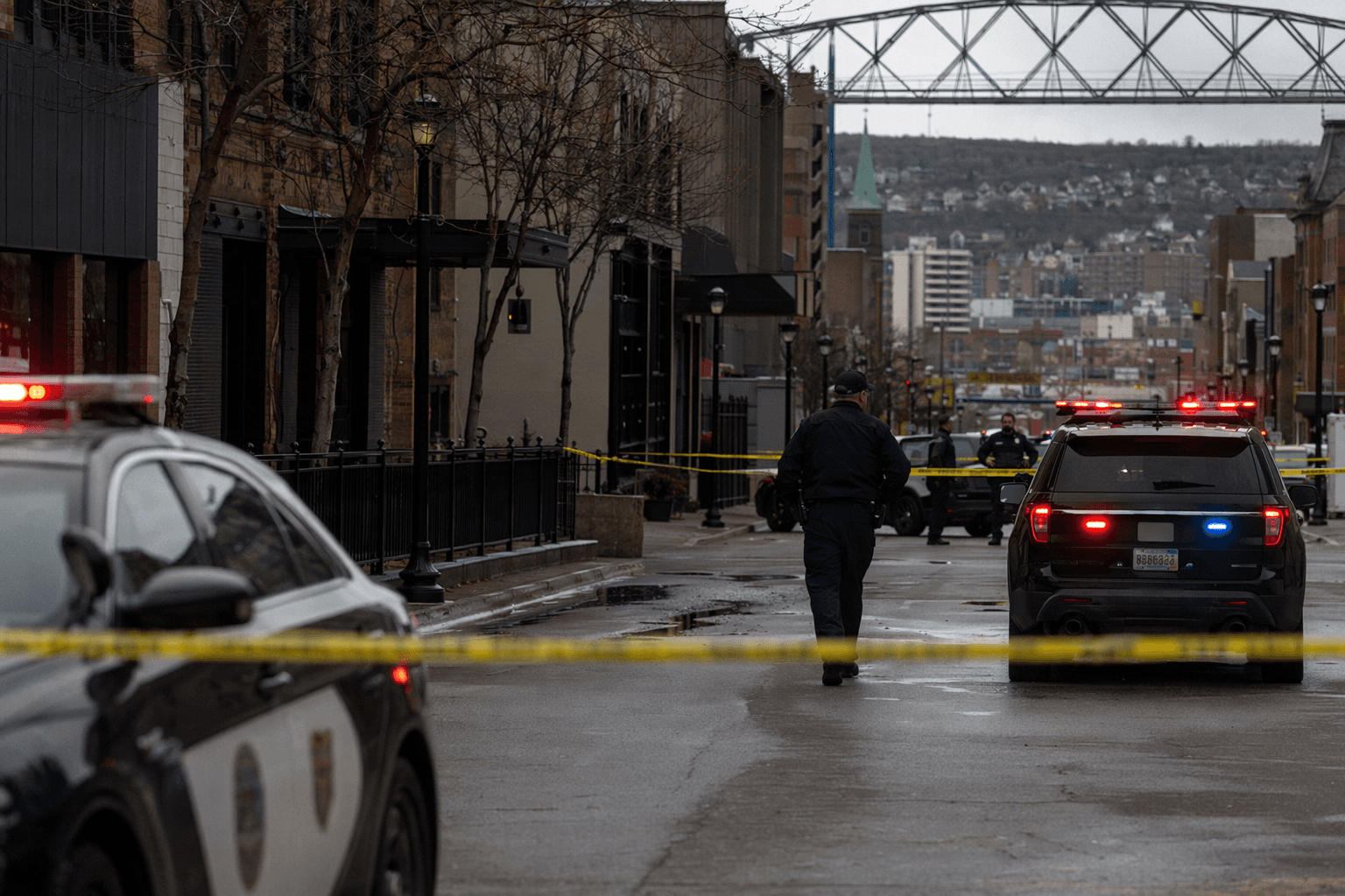 Downtown Duluth shooting injures man, police search for suspect