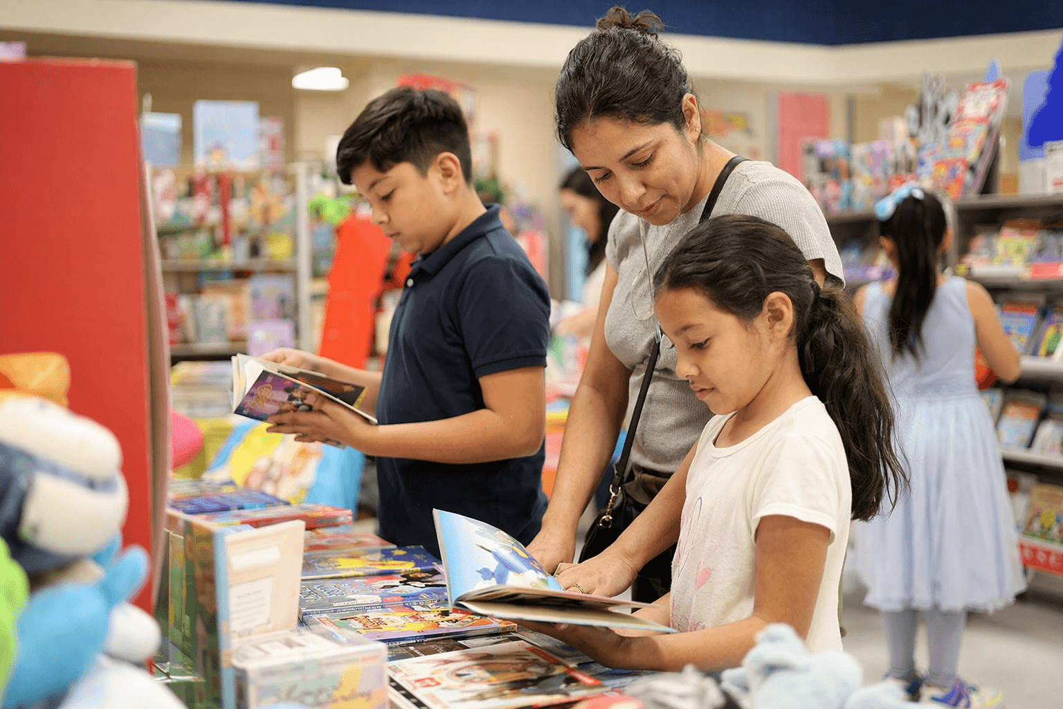 Randolph Elementary book fair blends shopping, literacy, and family support